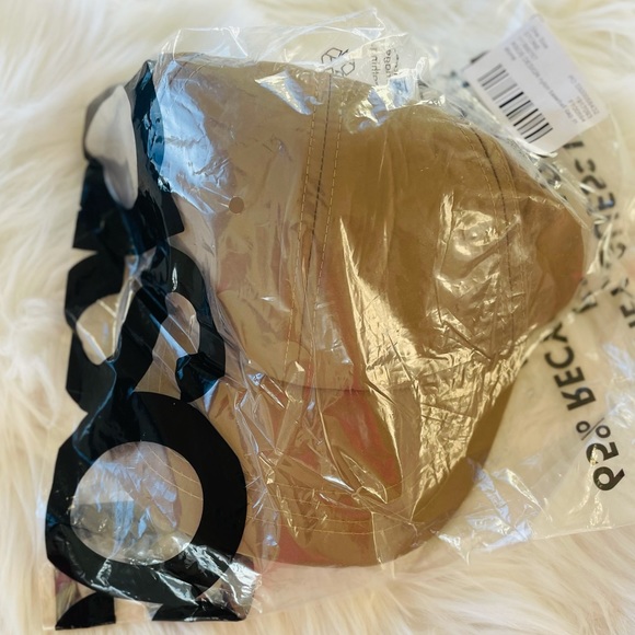 ASOS Women’s Baseball Cap - Picture 3 of 4